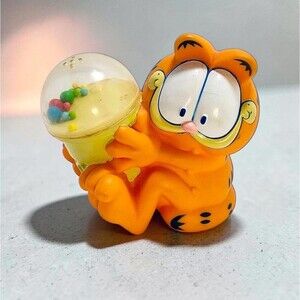 Vintage 1992 Garfield REMCO Squeeze Pals Baby Rattle Toy Retro Cat Collectible